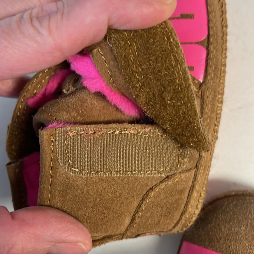 UGG Infant's Neumel Chopd Suede Classic Pink Size 5/6